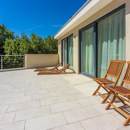 Sea View With Pool *