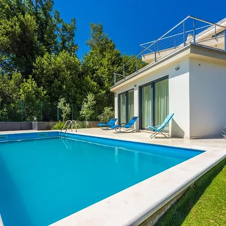 Sea View With Pool *