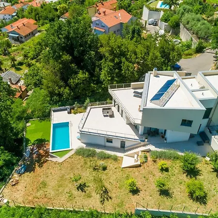 Апартаменты Sea View With Pool