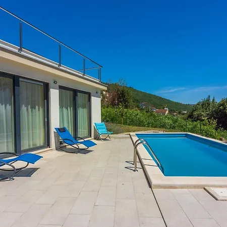 Sea View With Pool Опатия