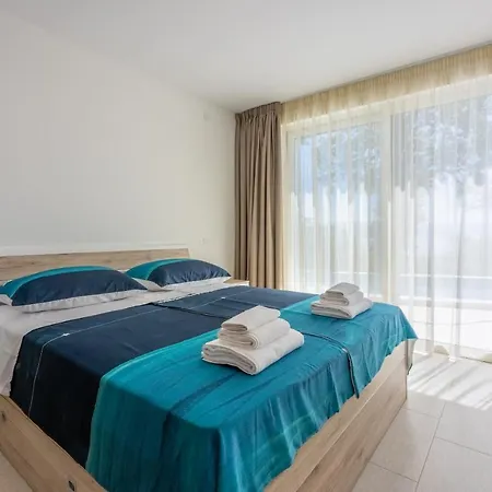 Sea View With Pool Апартаменты *